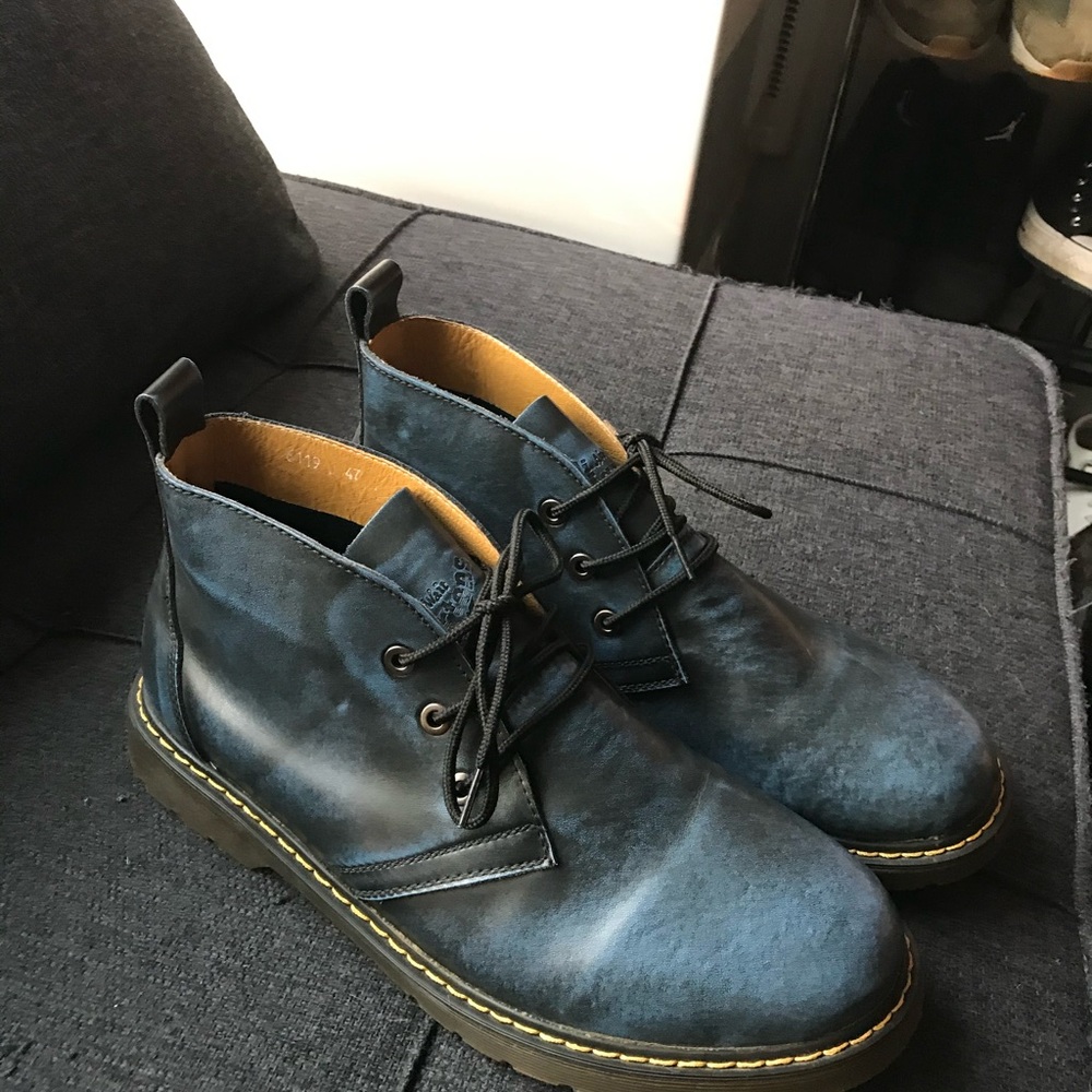 Dr. Martens Leather Smokey Blue